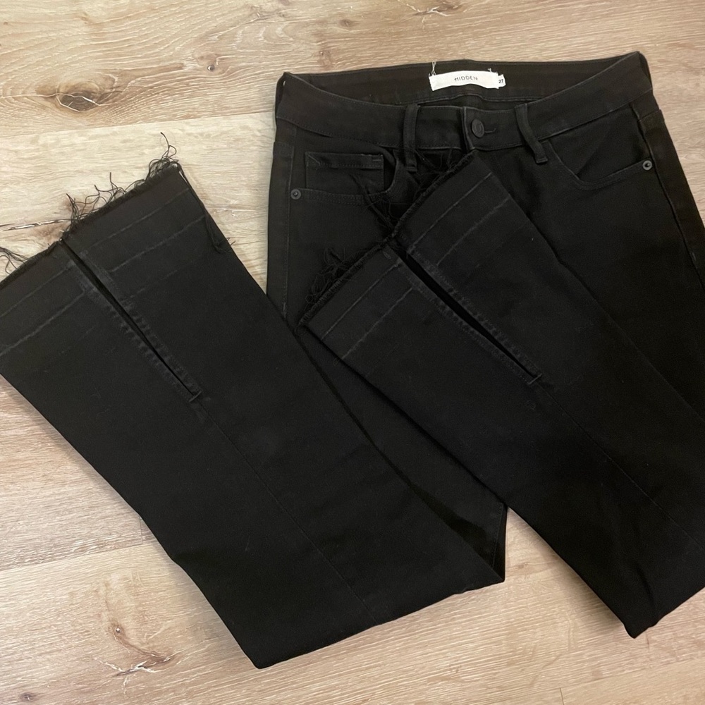 Hidden jeans. CJLA